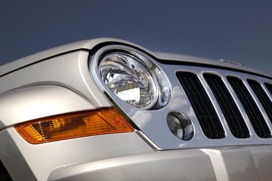  Jeep Cherokee 2002 года  (фото 19 из 130)